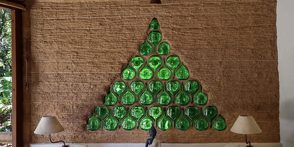 LOFT BAMBU parede barro e garrafas recicladas